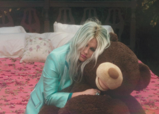 Kesha // Learn To Let Go – Music Video